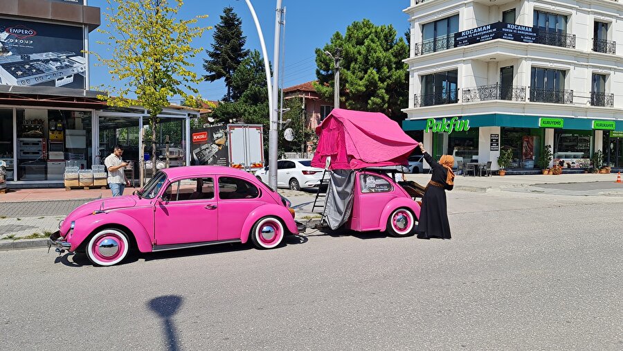 'Pembe aşk'ı gören dönüp bir daha bakıyor: Bir buçuk vosvos