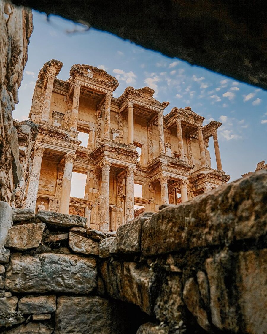 9000 yıllık yerleşim alanı: Efes Antik Kenti ✨