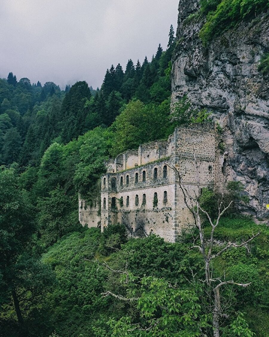 Sümela’nın gölgesinde Vazelon Manastırı 📍