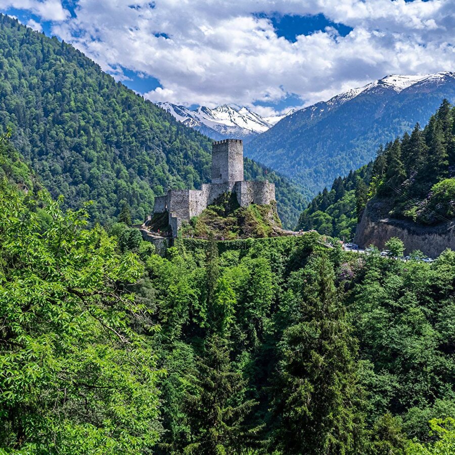 Manzarasıyla hayran bırakan tarihi Zilkale 🙌