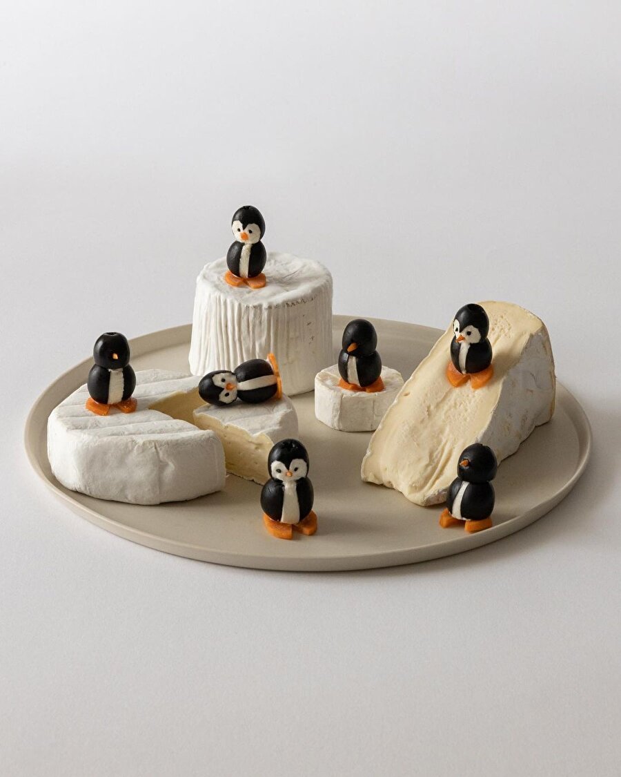 Şu yatan penguen bugün biz!🤢