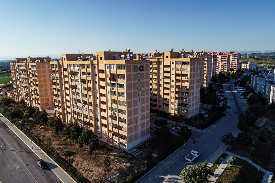 Depremden sağlam çıkan TOKİ konutlarının sakinleri yaşadıklarını anlattı