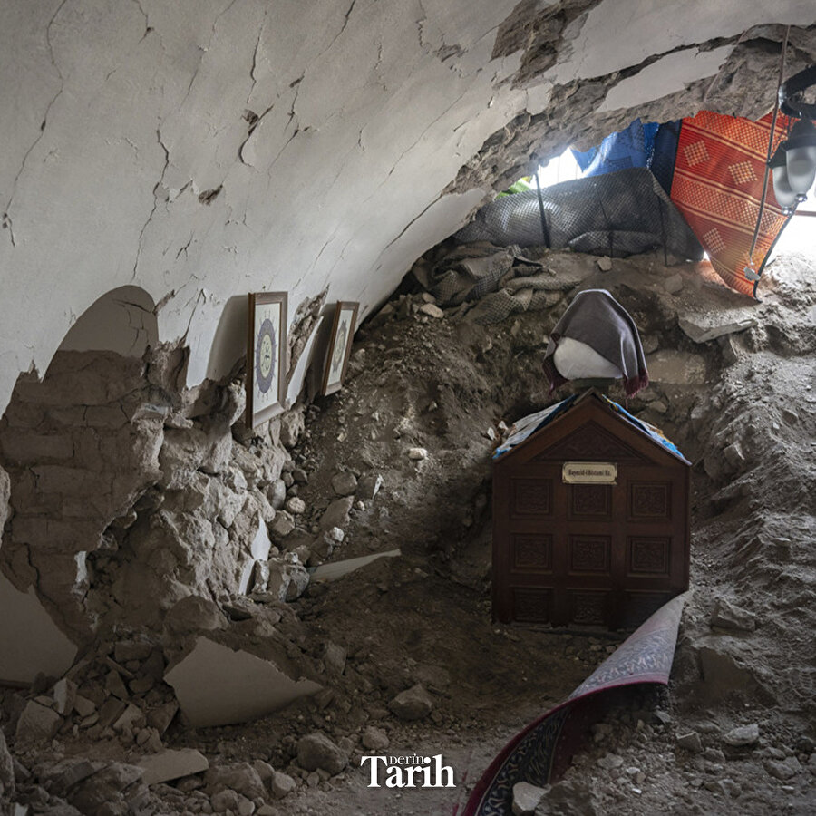 📌Bâyezîd-i Bestâmî Türbesi, depremden dolayı moloz yığınına döndü