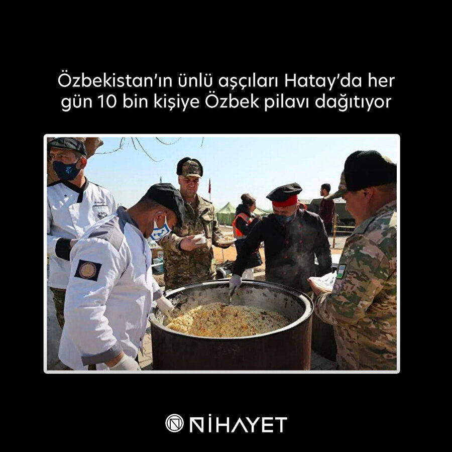 Özbekler pilav dağıtıyor