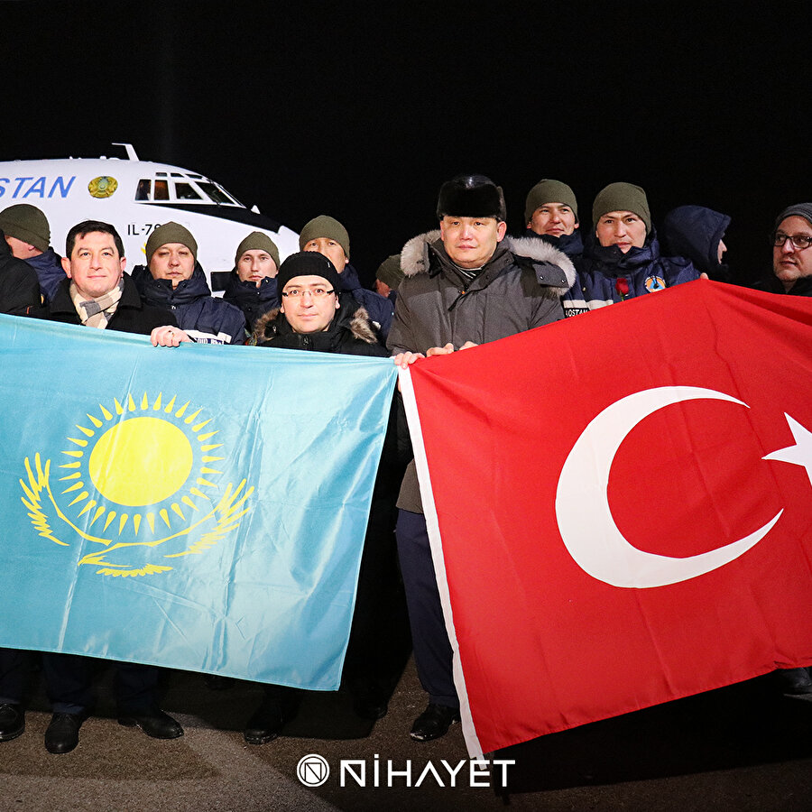 Kazak ekip ülkesine döndü