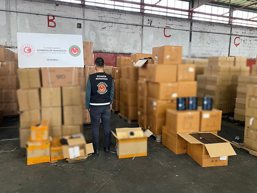 İstanbul'da 6 milyon TL'lik gizli kamera, dinleme ve takip cihazı ele geçirildi