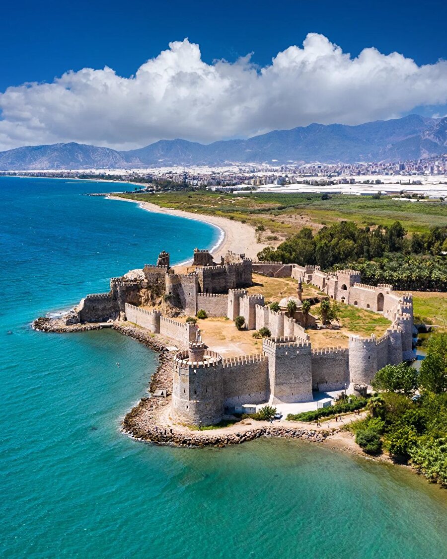 Muhteşem manzarasıyla Mamure Kalesi ✨