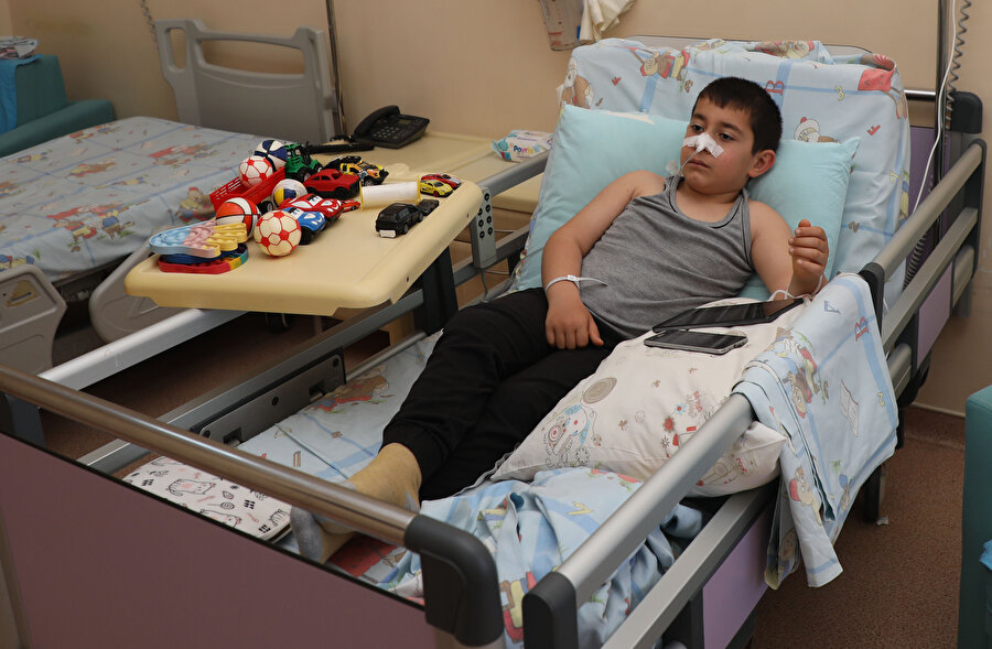 7 yaşındaki çocuk mıknatıslı topları yuttu: Bağırsağını üç noktadan deldi