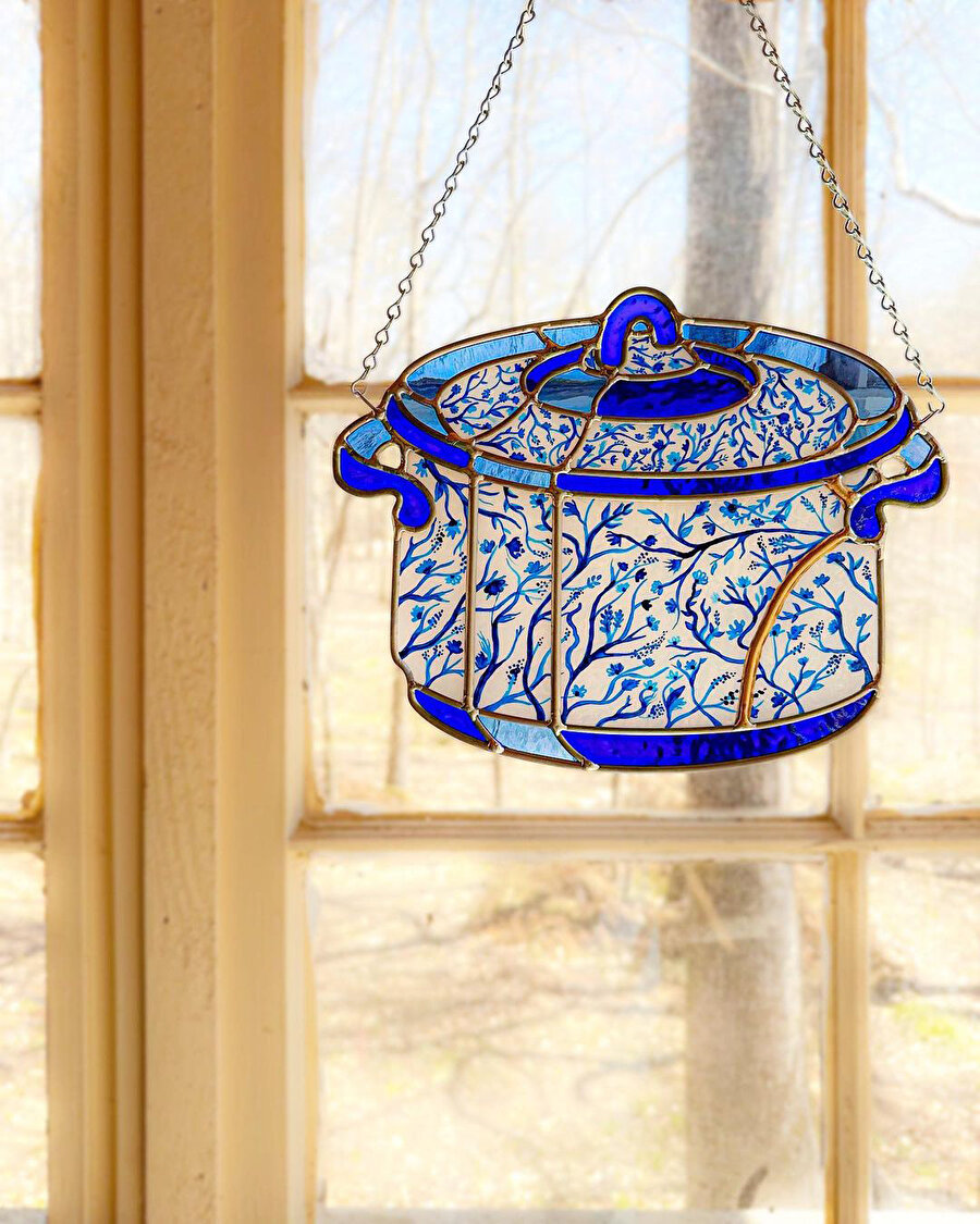 Sanatçının hikayelerini anlattığı vitray eserleri 😍