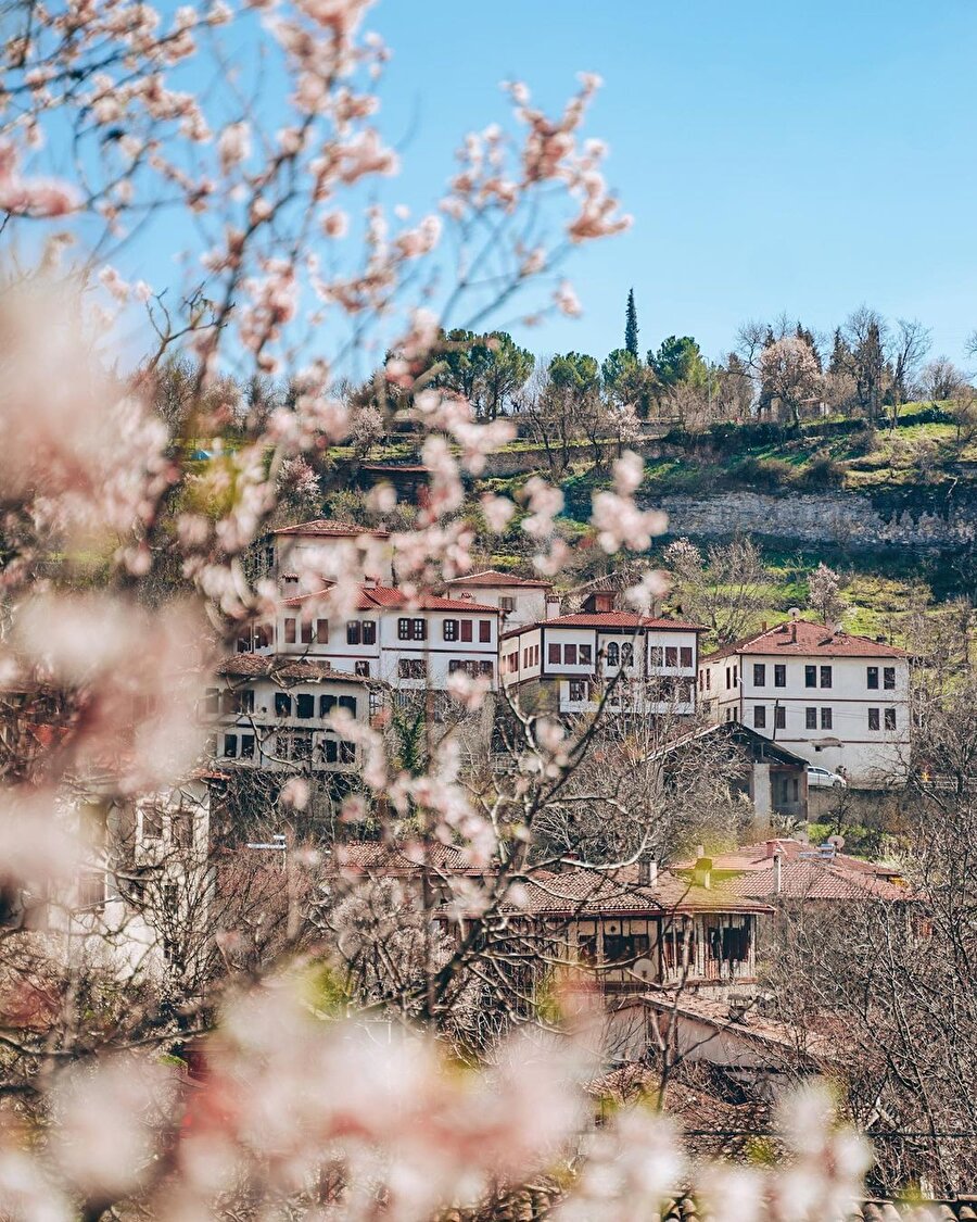 Tarihin izlerini taşıyan ahşap ve taş evleriyle ünlü; Safranbolu ✨