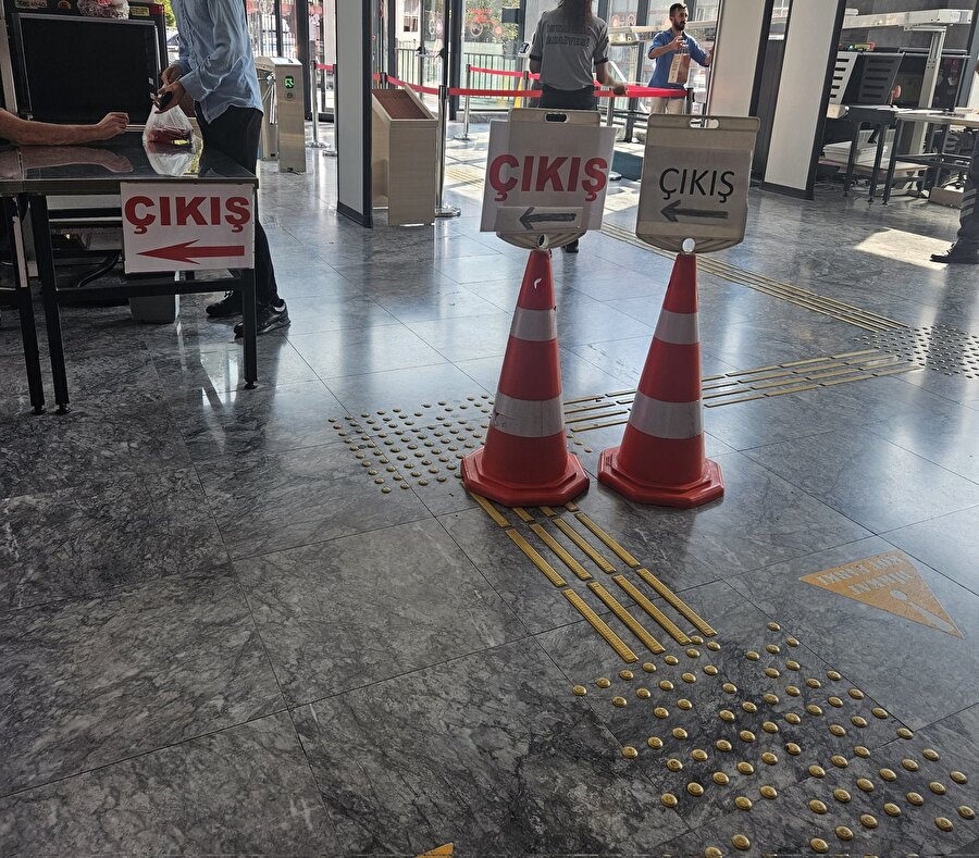 Gidip çıkış nerede diye sormam yok mu?