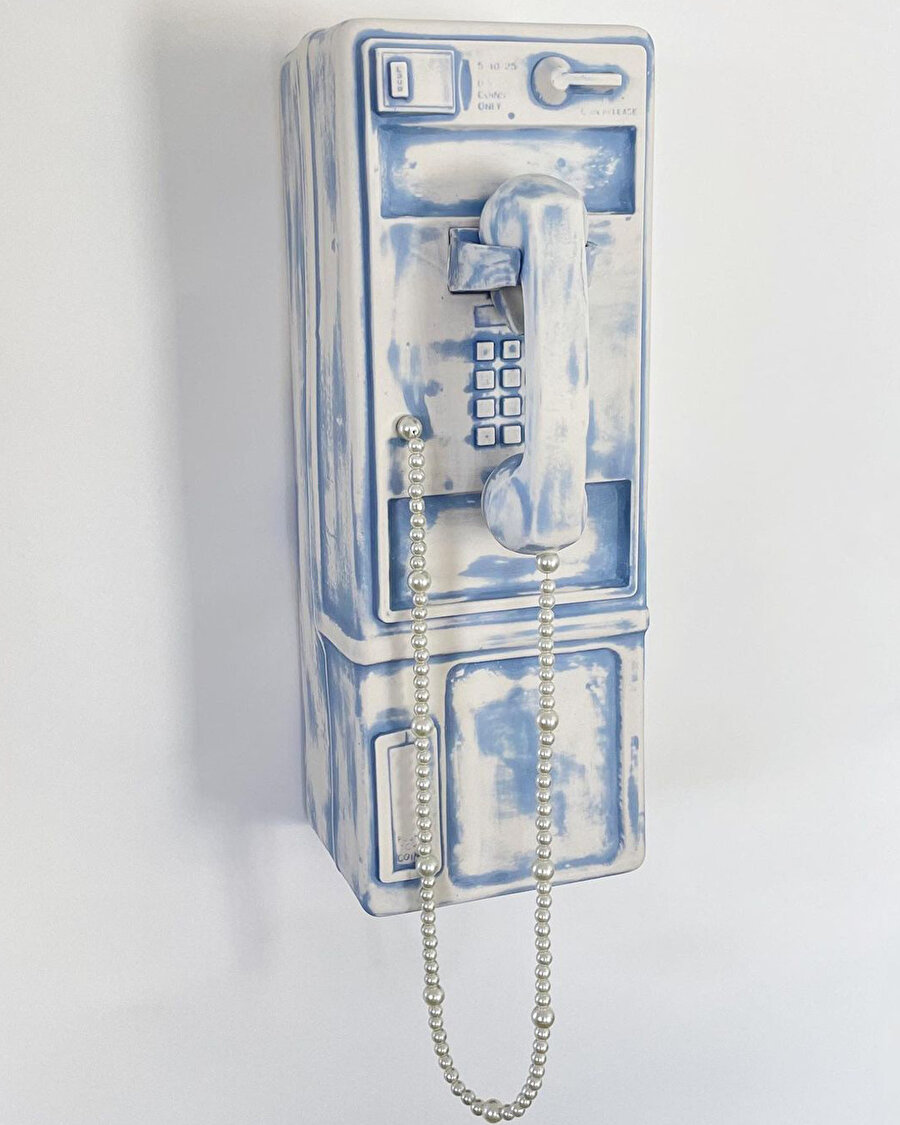 Gerçekçi dokularıyla dikkat çeken porselen heykeller 👟