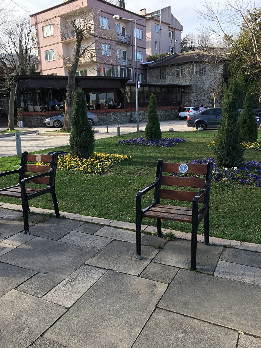 Yalnızlar düşünülmüş