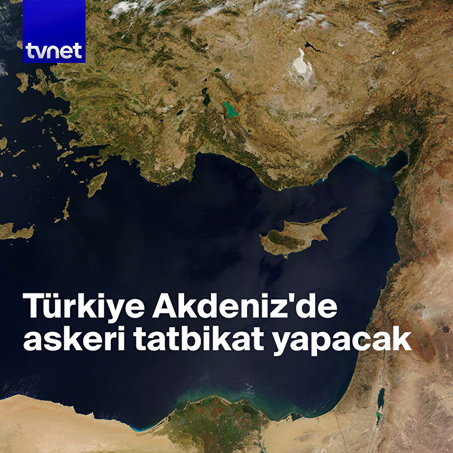 Türk donanması “Buradayız” mesajını veriyor