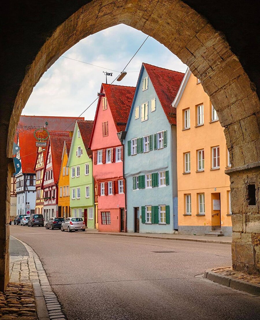 Nördlingen'in tarihi güzellikleri ve büyüleyici atmosferi 