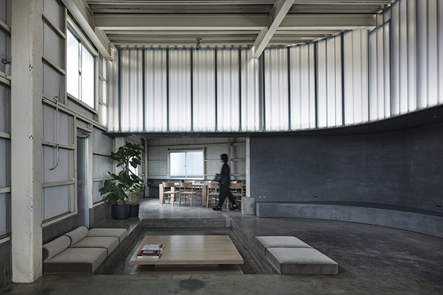 Ofis ve topluluk arasında bağlantı kurmaya odaklanan tasarım 