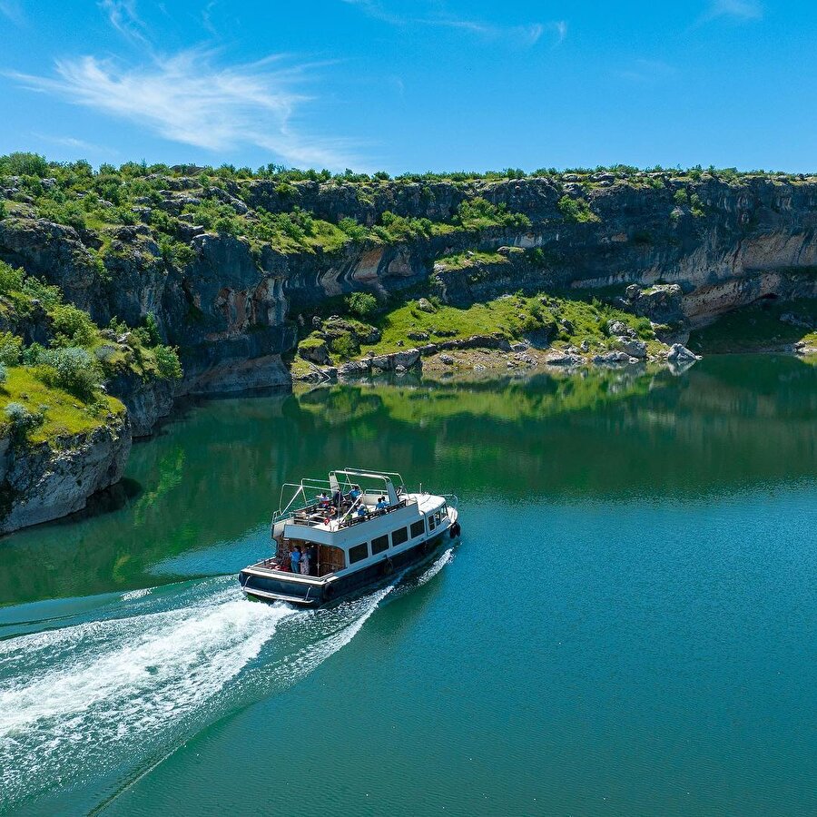 Yeşilin ve mavinin birleştiği Takoran Vadisi 📍