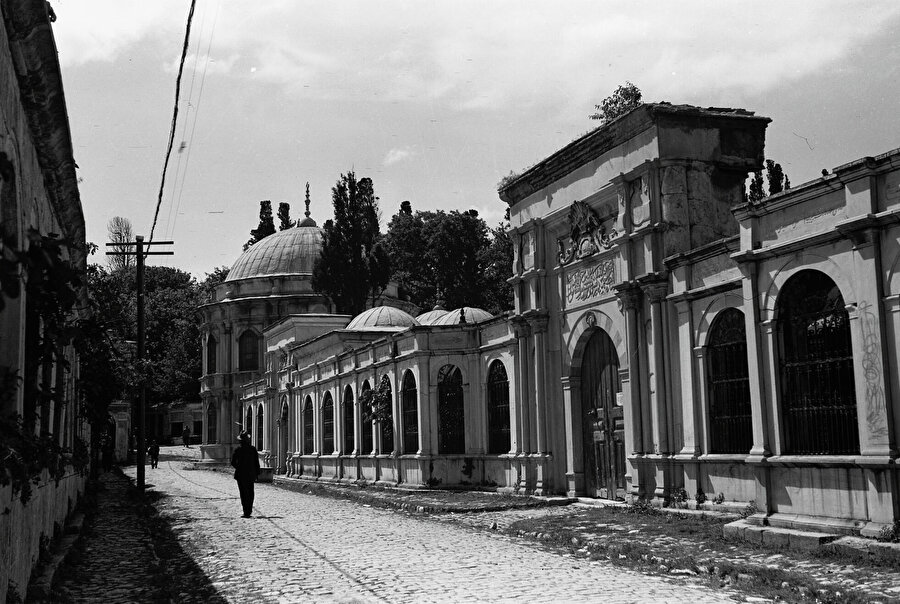 Kitabeler 09: Mihrişah Valide Sultan İmareti