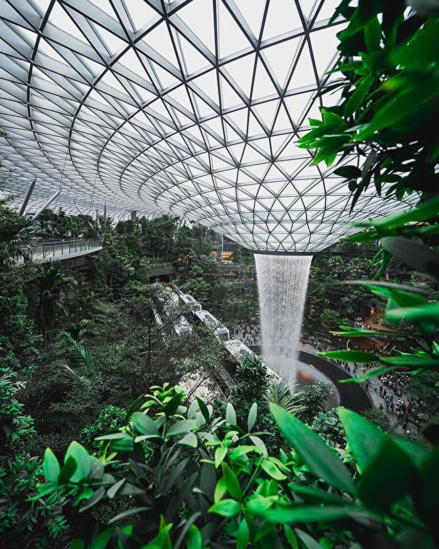 Dünyanın en büyük kapalı şelalesine sahip: Jewel 📍