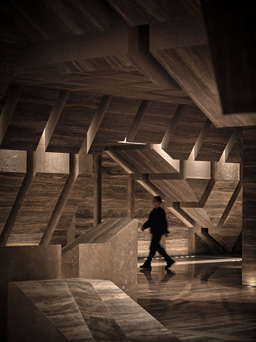 Hiper gerçekliği odağına alan sıra dışı sinema 