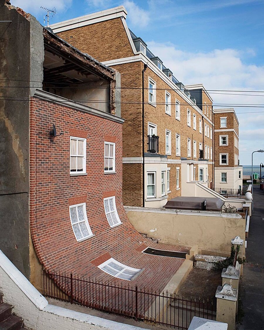 Gerçeküstü mimari: Alex Chinneck'in göz yanıltan sanat harikaları ✨