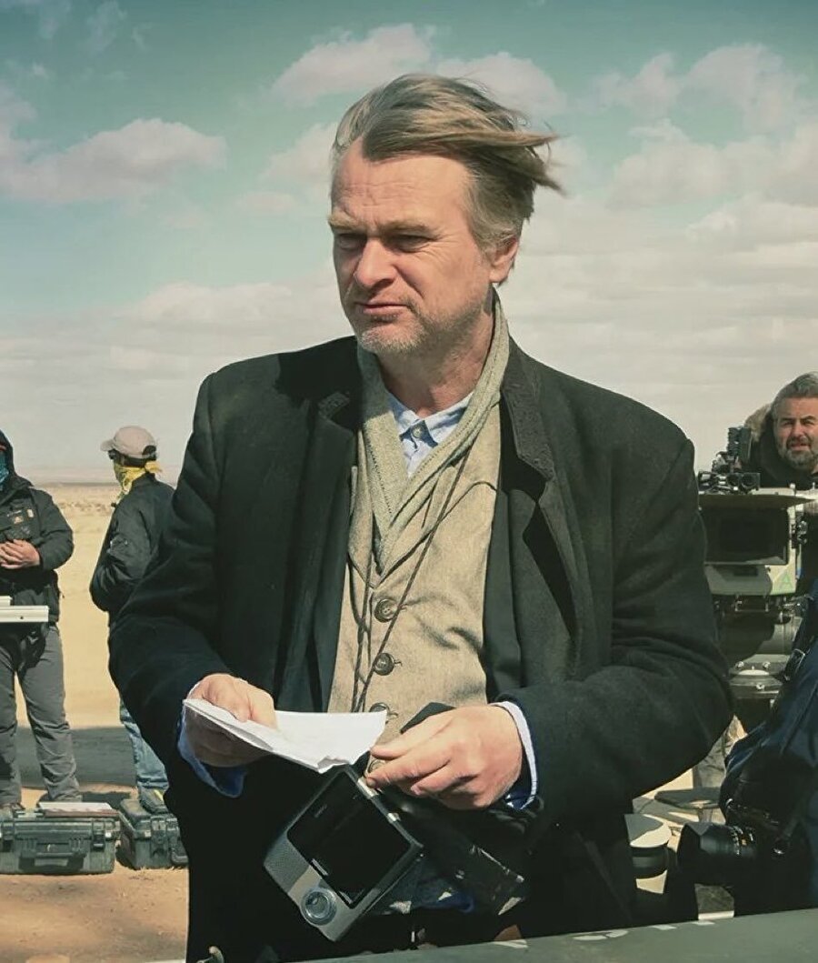 Christopher Nolan, yeni filmini yazmaya başladı