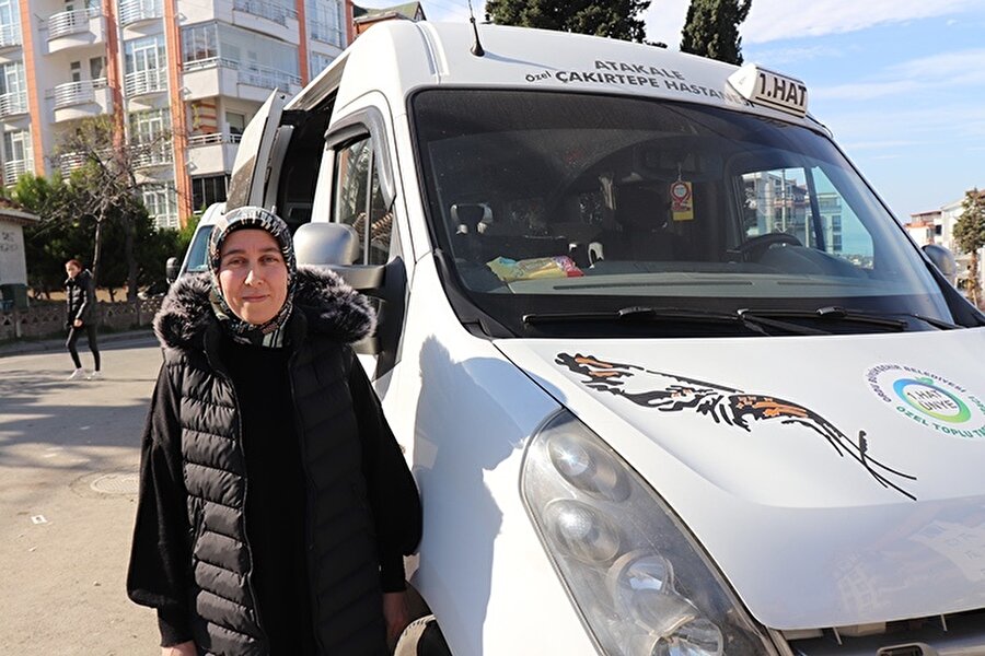 Ailesi için dolmuş şoförlüğü yapan Fatma Günay