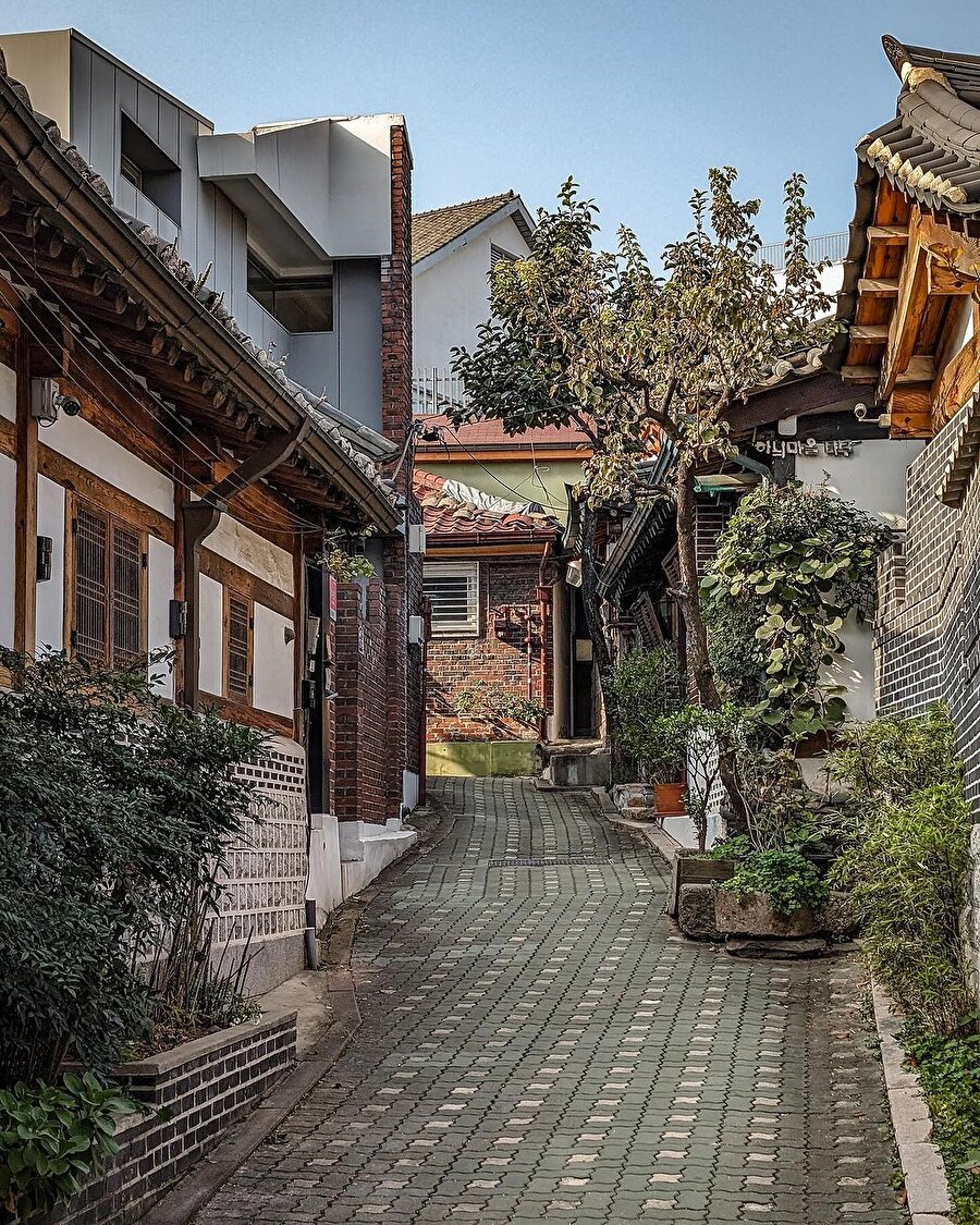 Uzun geçmişiyle geleneksel Kore köyü: Bukchon Hanok 📍
