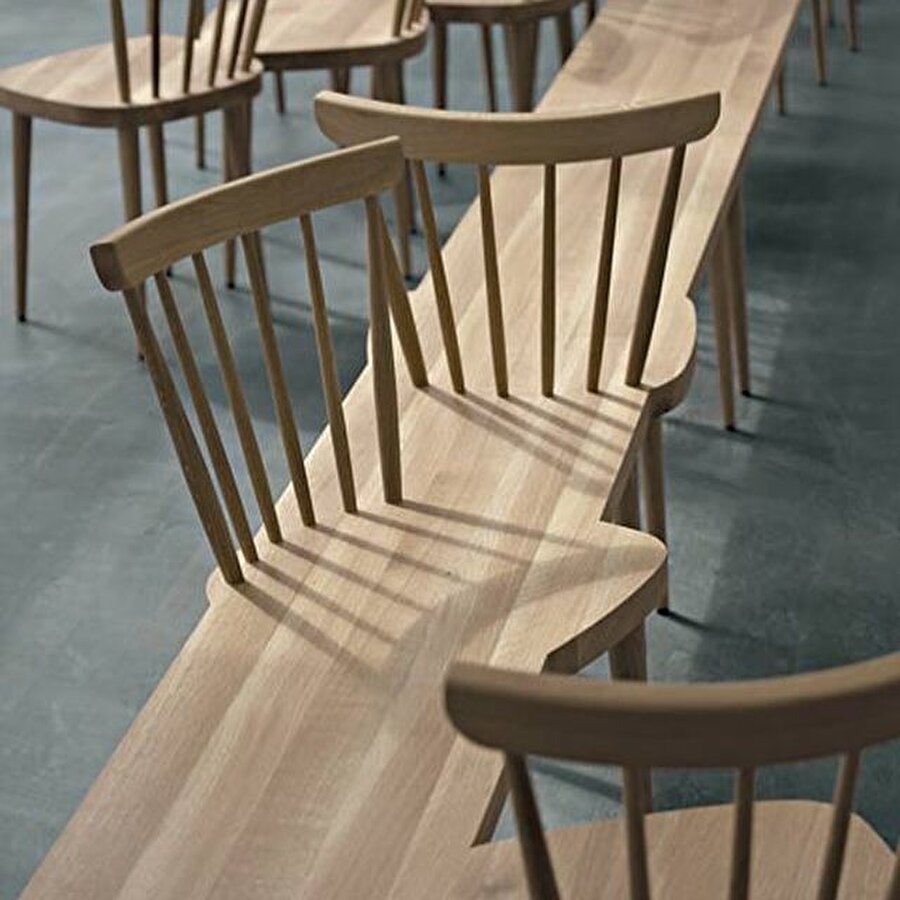 Kalabalık bir sandalye: Stuhlhockerbank 