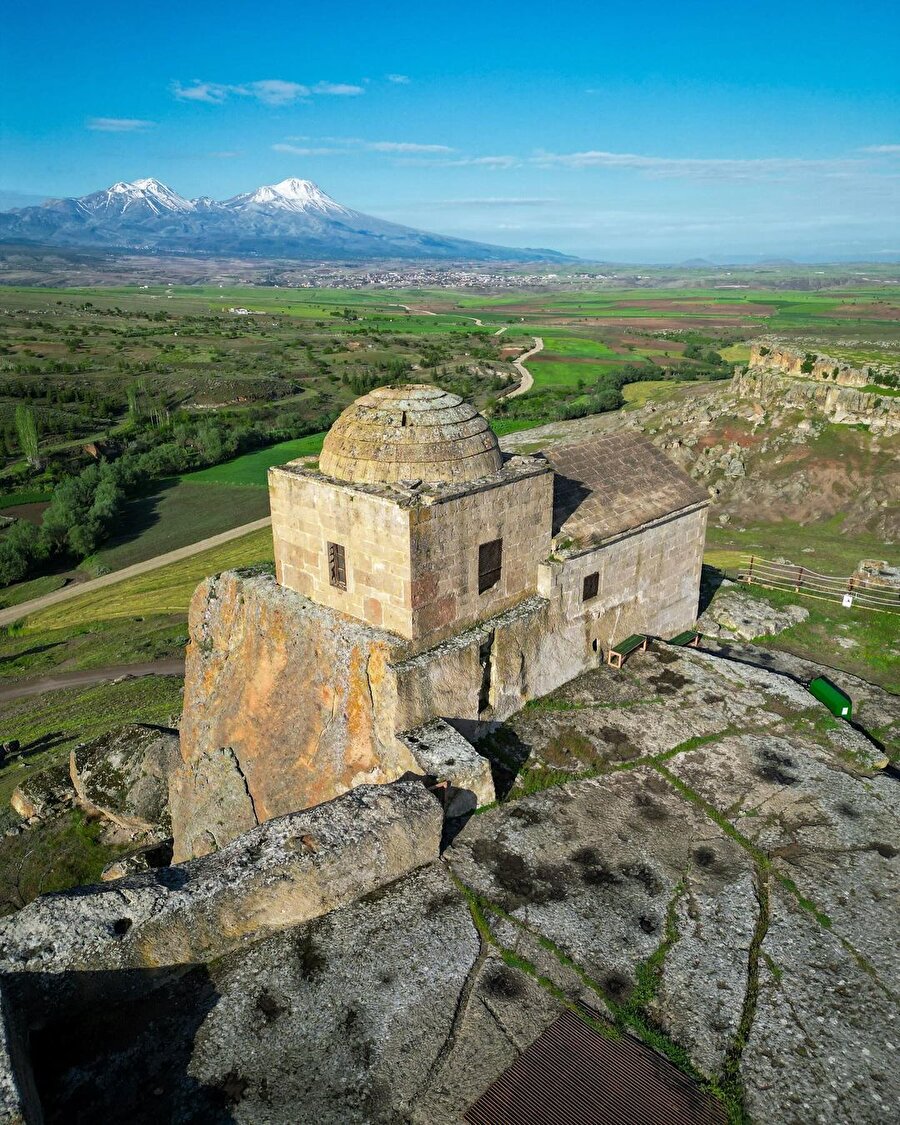 Aksaray'da bir Bizans hazinesi: Yüksek Kilise 🏛️