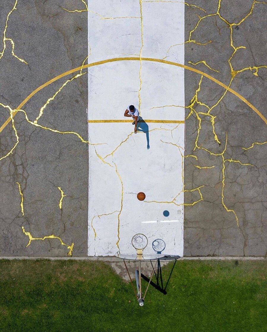 Onarılan bir basketbol sahası 🏀