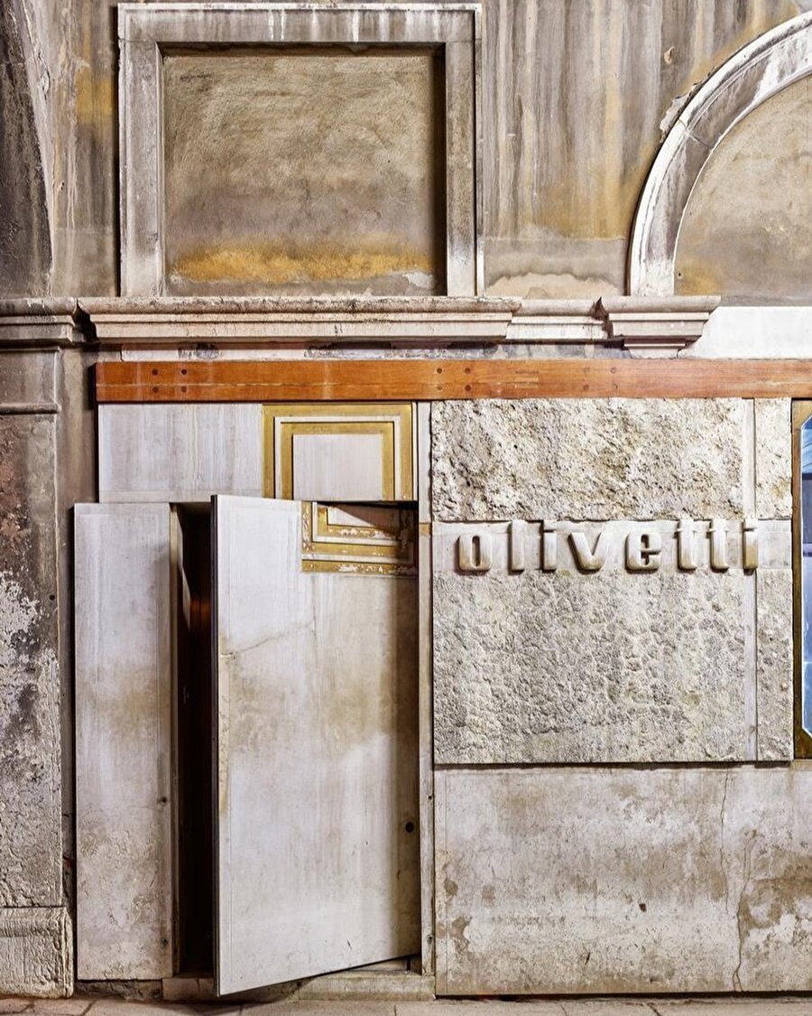 Cemal Emden fotoğraflarıyla bir Scarpa kitabı