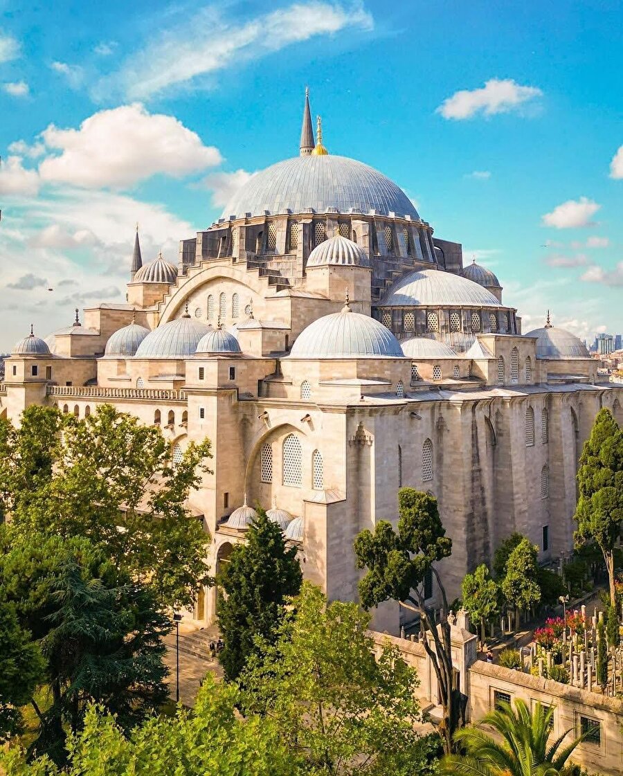 Mimari bir şaheser: Süleymaniye Camii ve Külliyesi 🕌