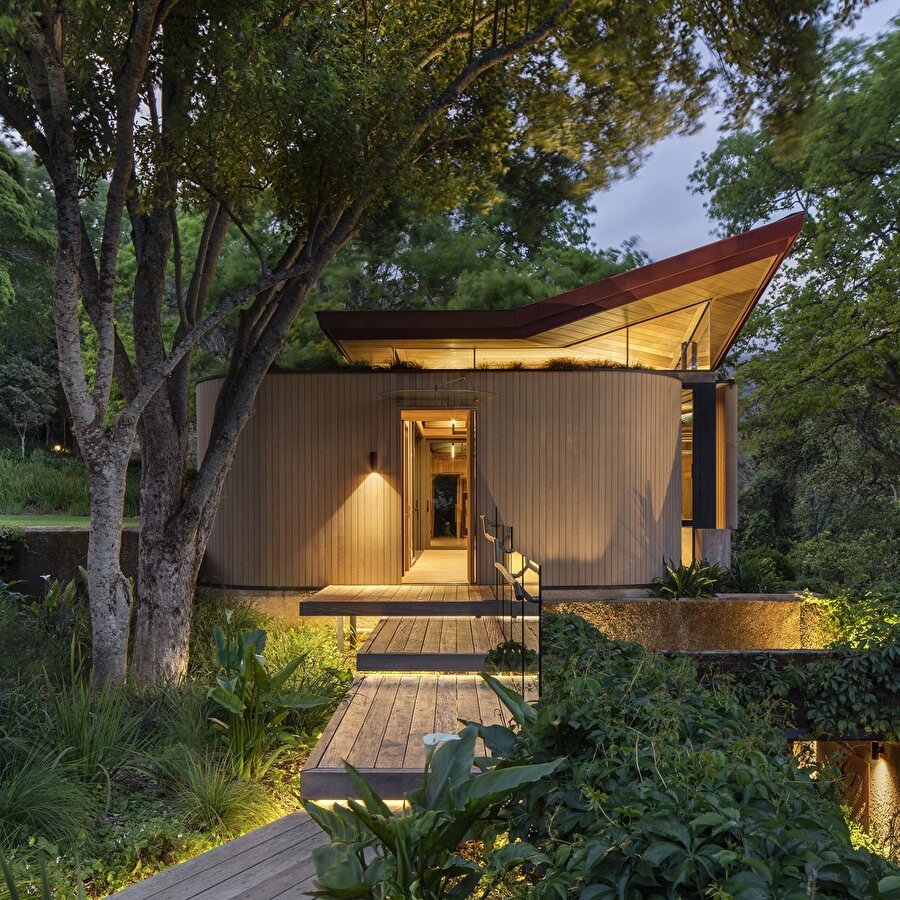 Cape Town’da dönüşümle tasarlanan spor salonu 