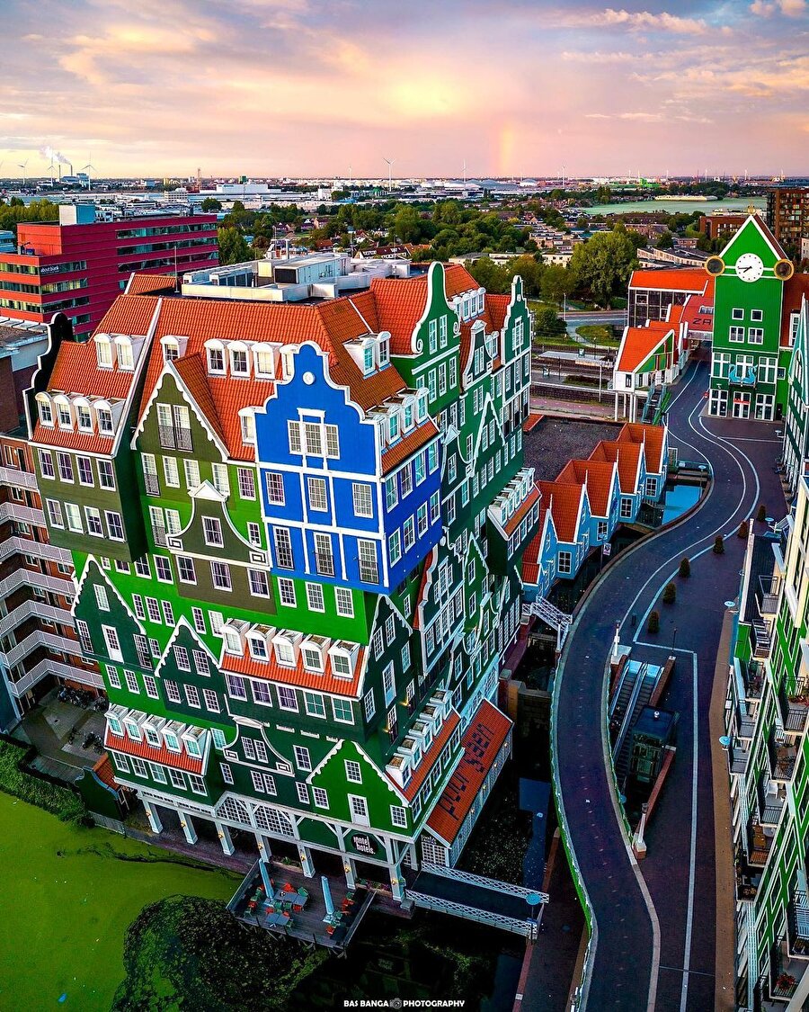 Hollanda’nın renkli manzaralarından Zaandam 📍