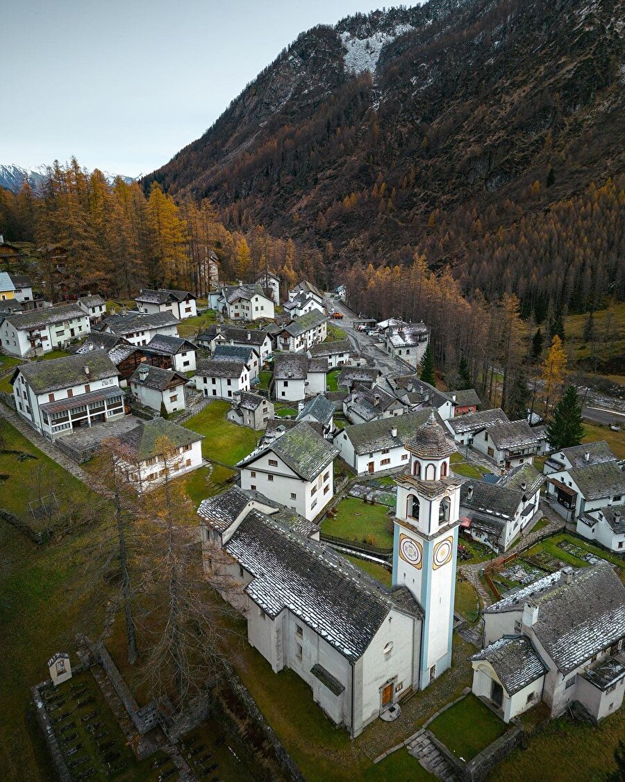 İsviçre’nin masalsı dağ köyü Bosco Gurin ✨