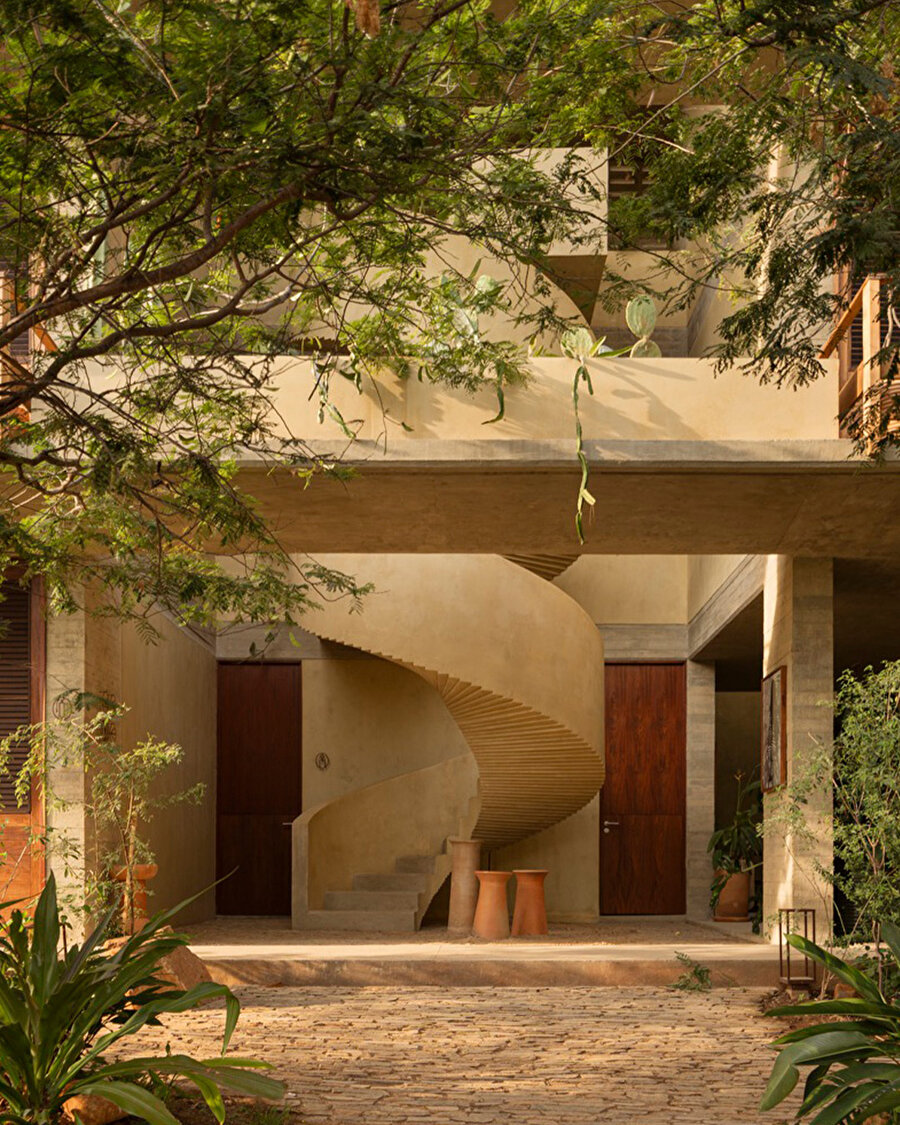 Pasifik Okyanusu'na açılan dingin yapı: Ennea Otel 