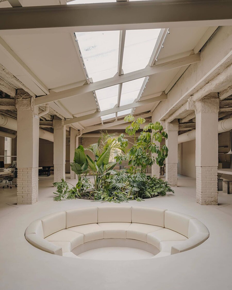 Barselona'da çağdaş bir ofis yapısı: Blow Models