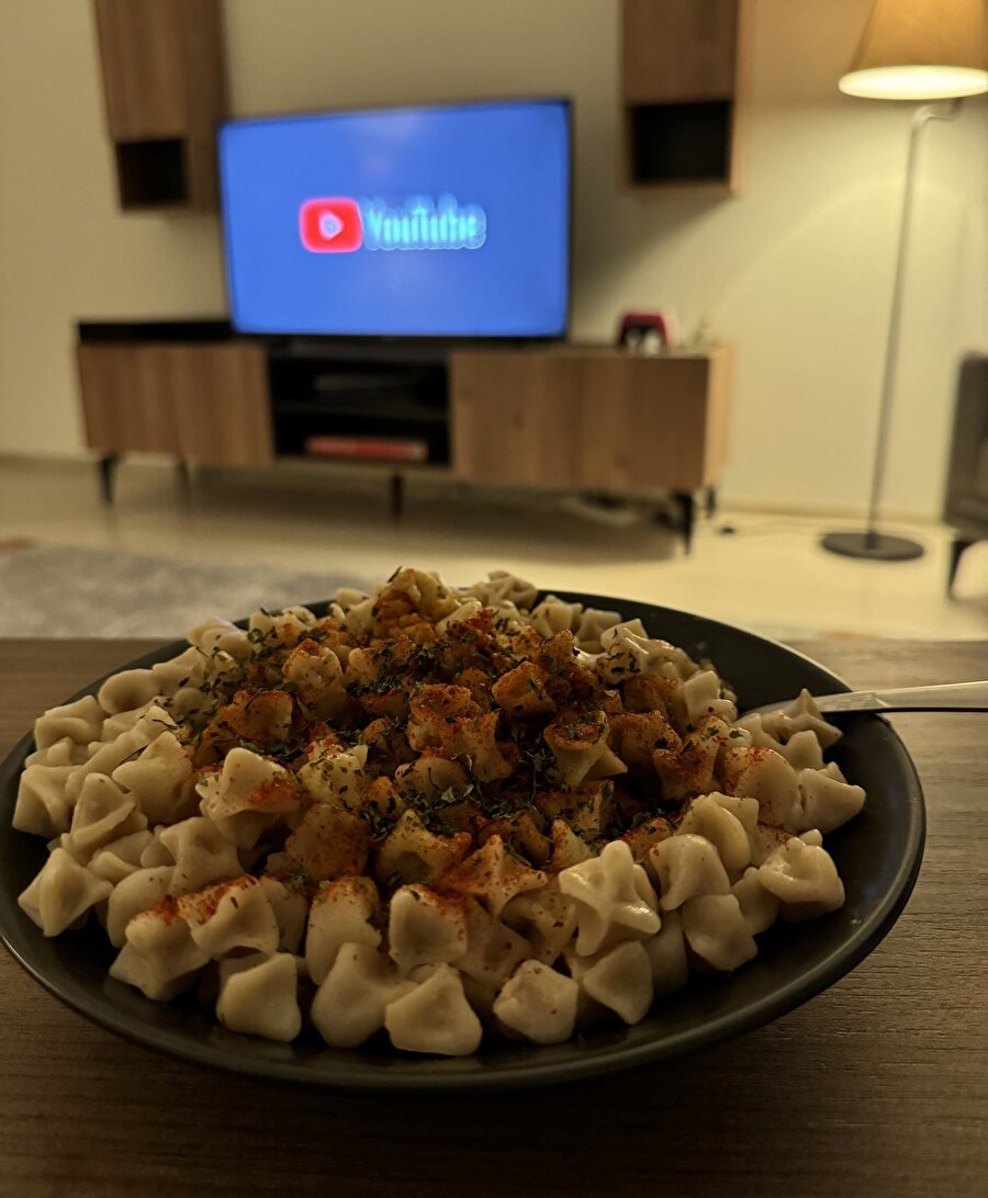 Yoğurdu bile yoğurtla yeriz