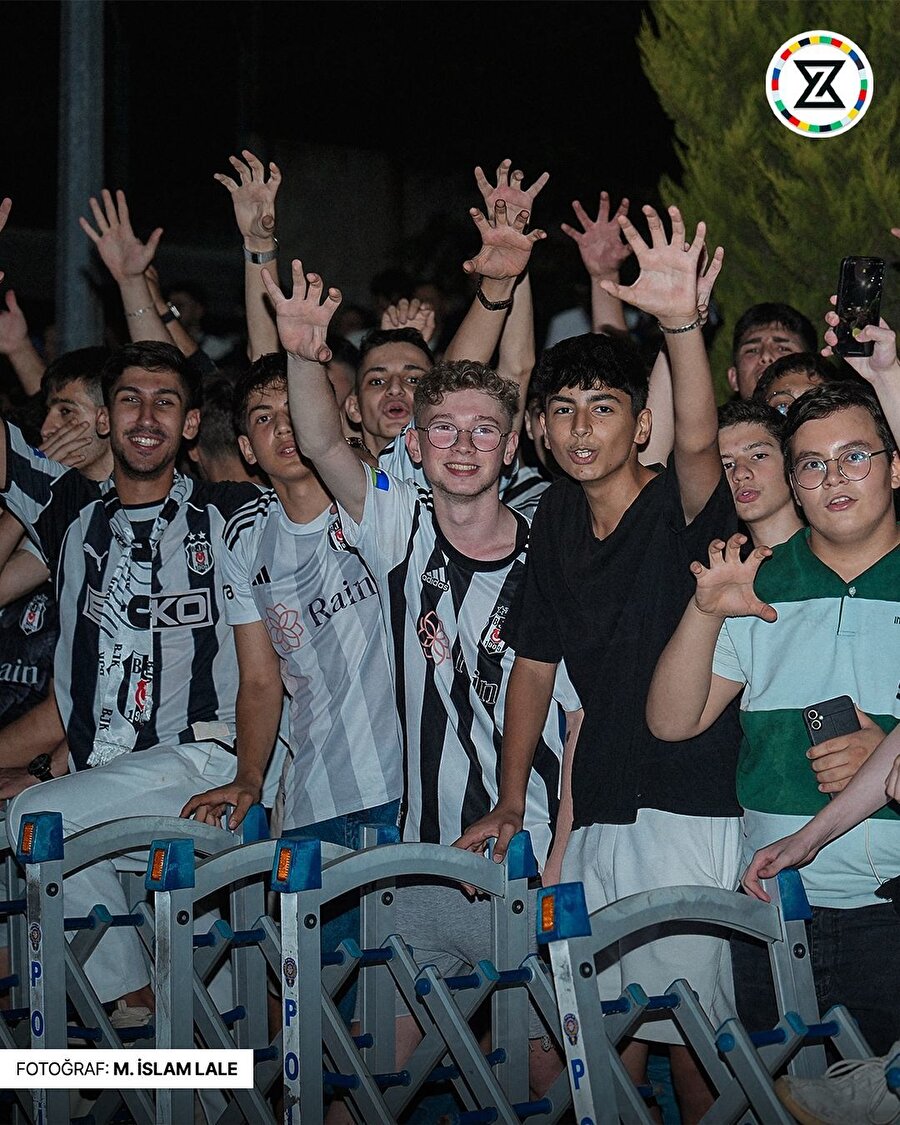 Taraftarların bekleyişi sürüyor