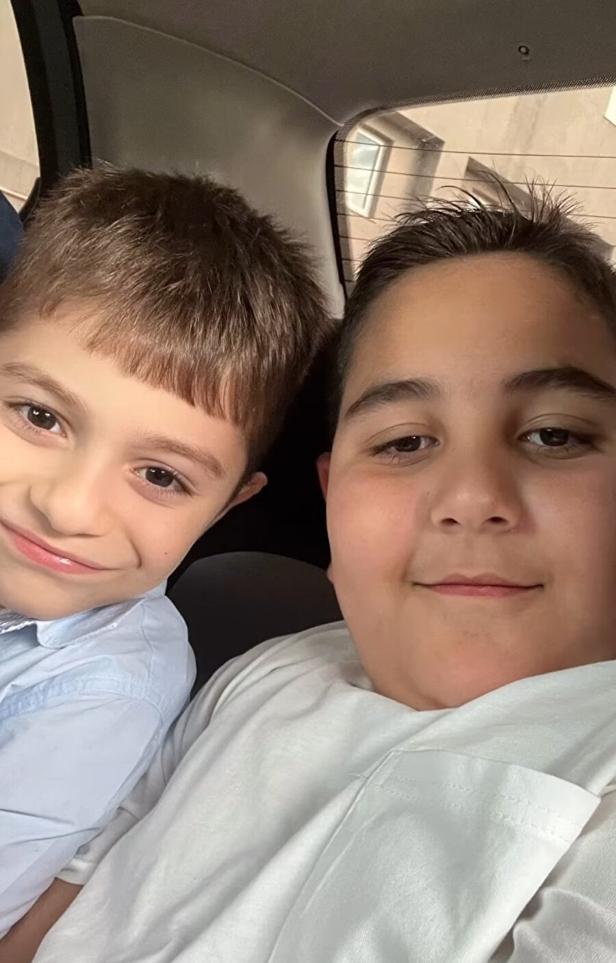 Kardeşimle saatlerce tartıştıktan sonra hiçbir şey olmamış gibi yol şarkısı seçerken biz