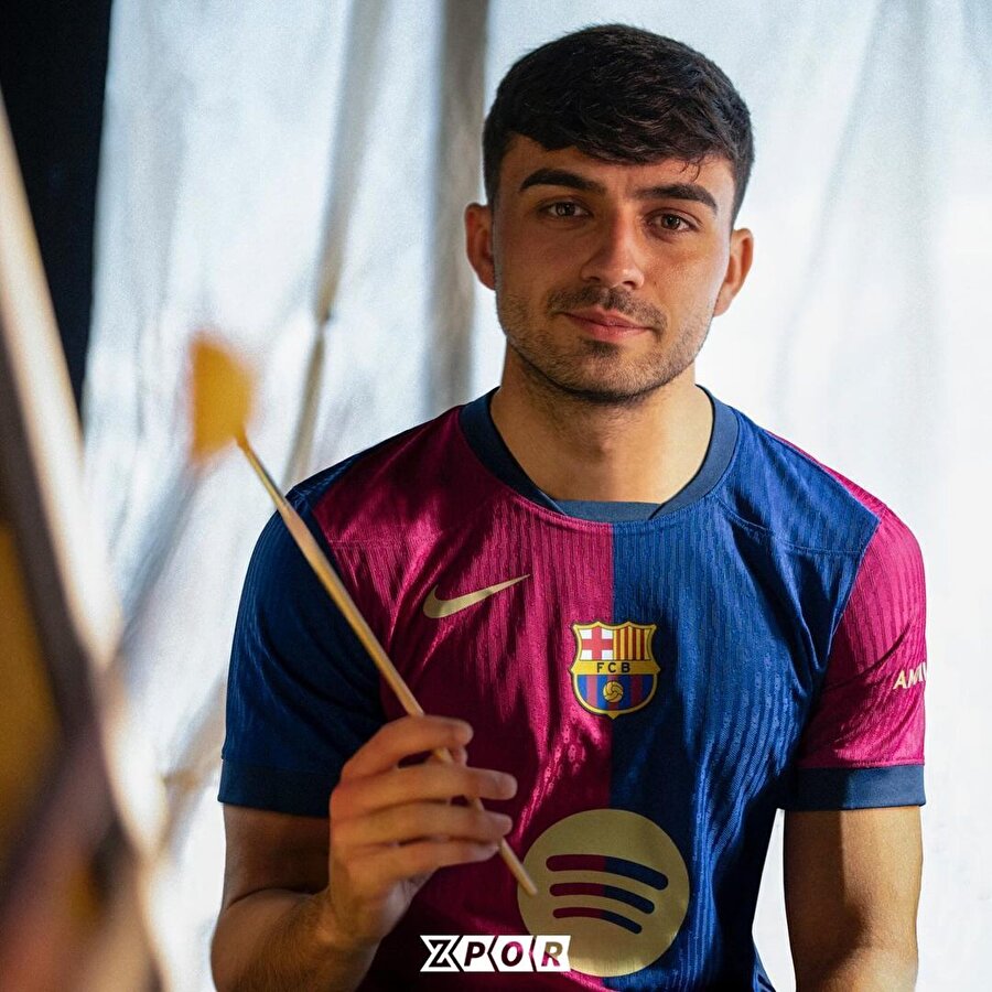 Barcelona iç saha formasını tanıttı