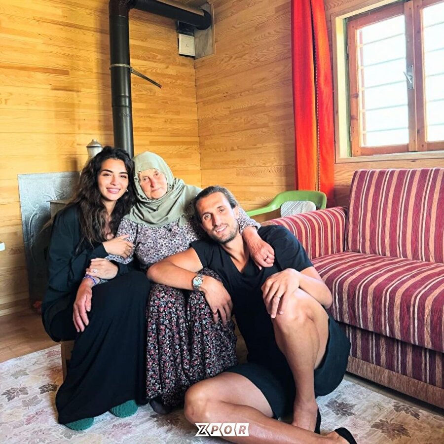 El öpmeye gittiler!