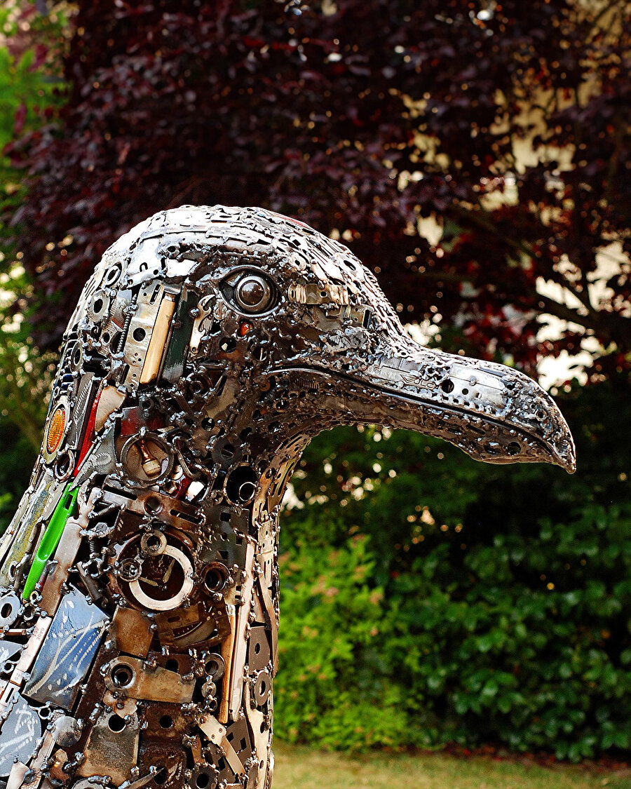 Brian Mock: Atık metalin sanata dönüştüğü büyüleyici heykeller ✨