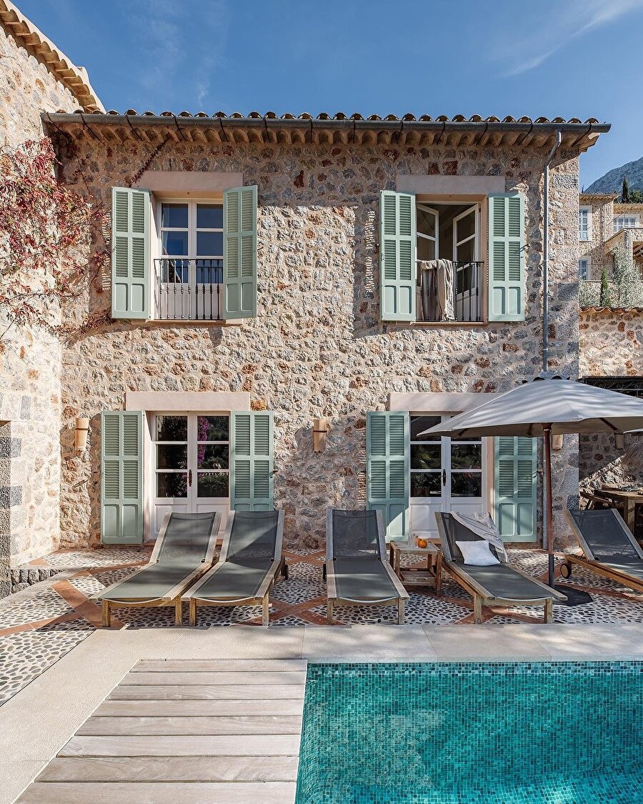 Hem geleneksel hem de modern tasarım bir araya getiren villa: Sa Llupia 