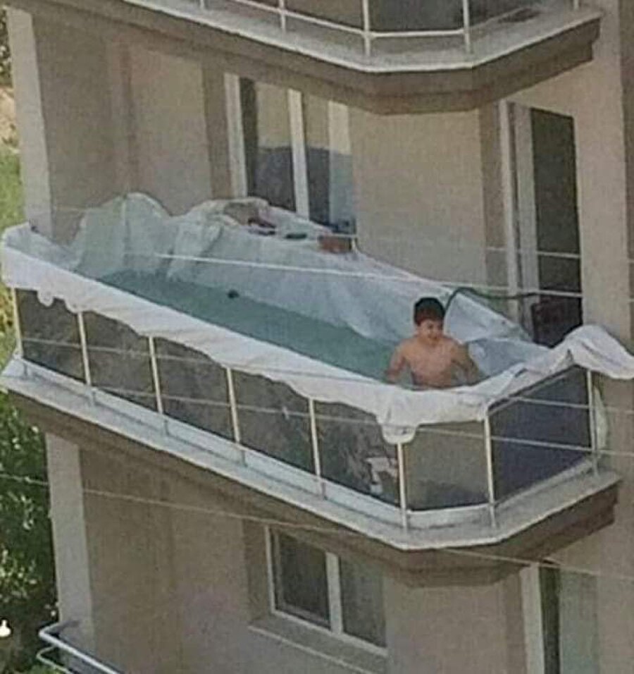 Hayalimizi başkaları yaşıyor