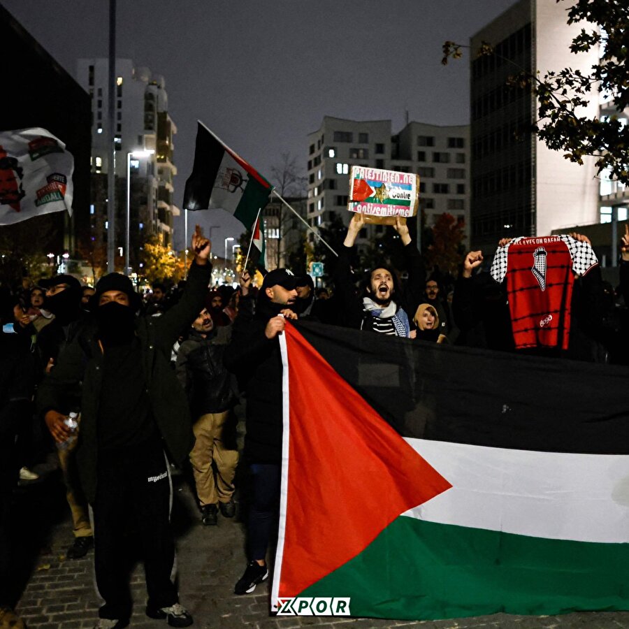 Paris'te Filistin'e destek yürüyüşü