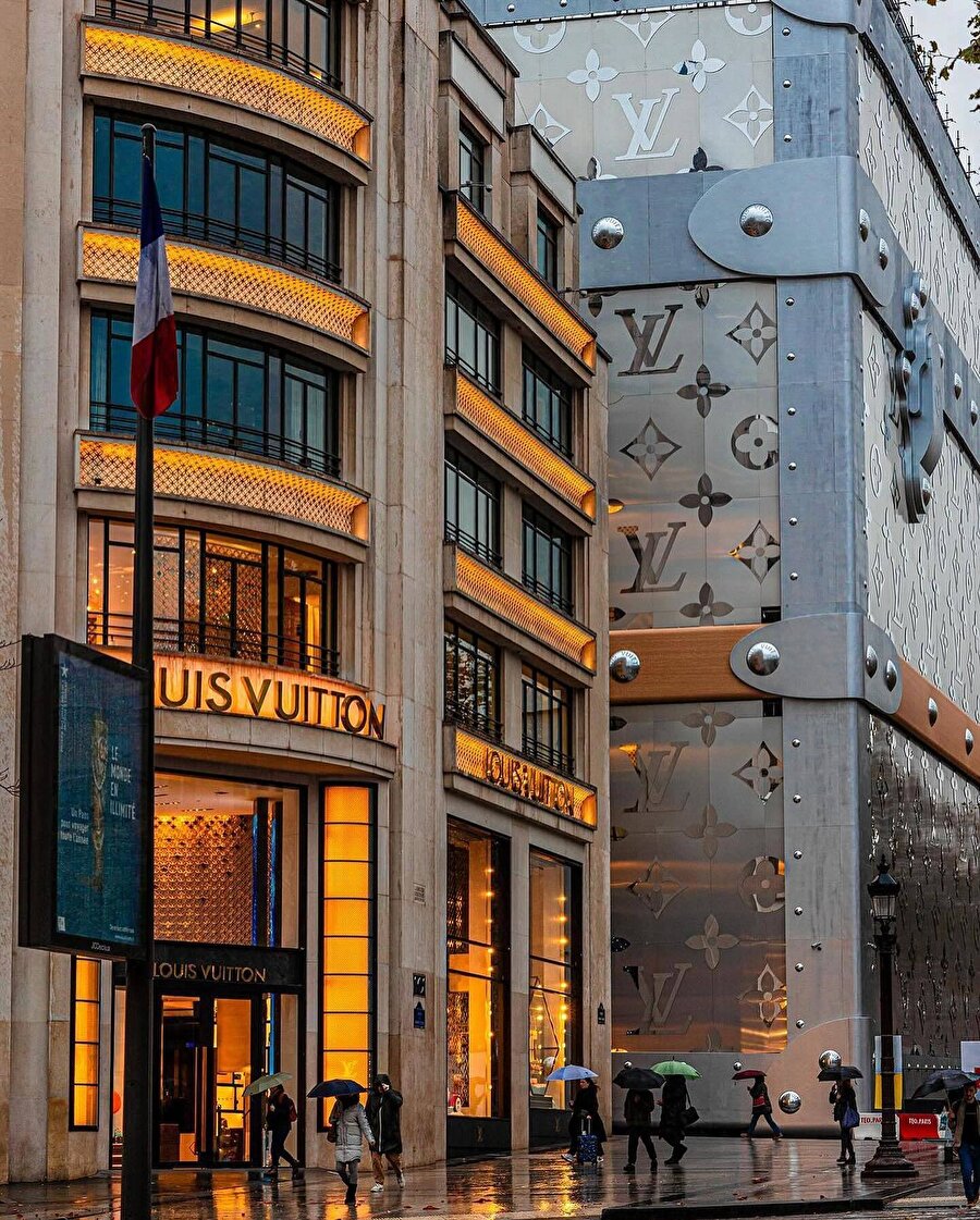 Louis Vuitton’un ilk otelinin şantiye sürecindeki ikonik görünümü