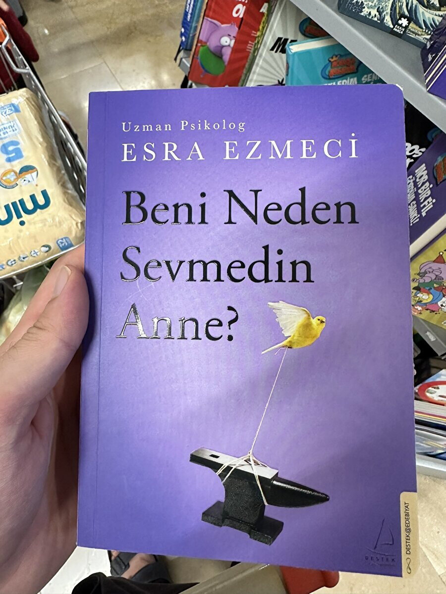 Annem kardeşimin tabağına benimkinden bir tane fazla zeytin koyunca ben