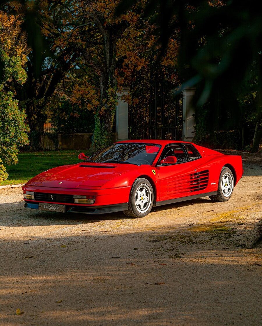 Kırmızı rengiyle ikonikleşen Ferrari Testarossa